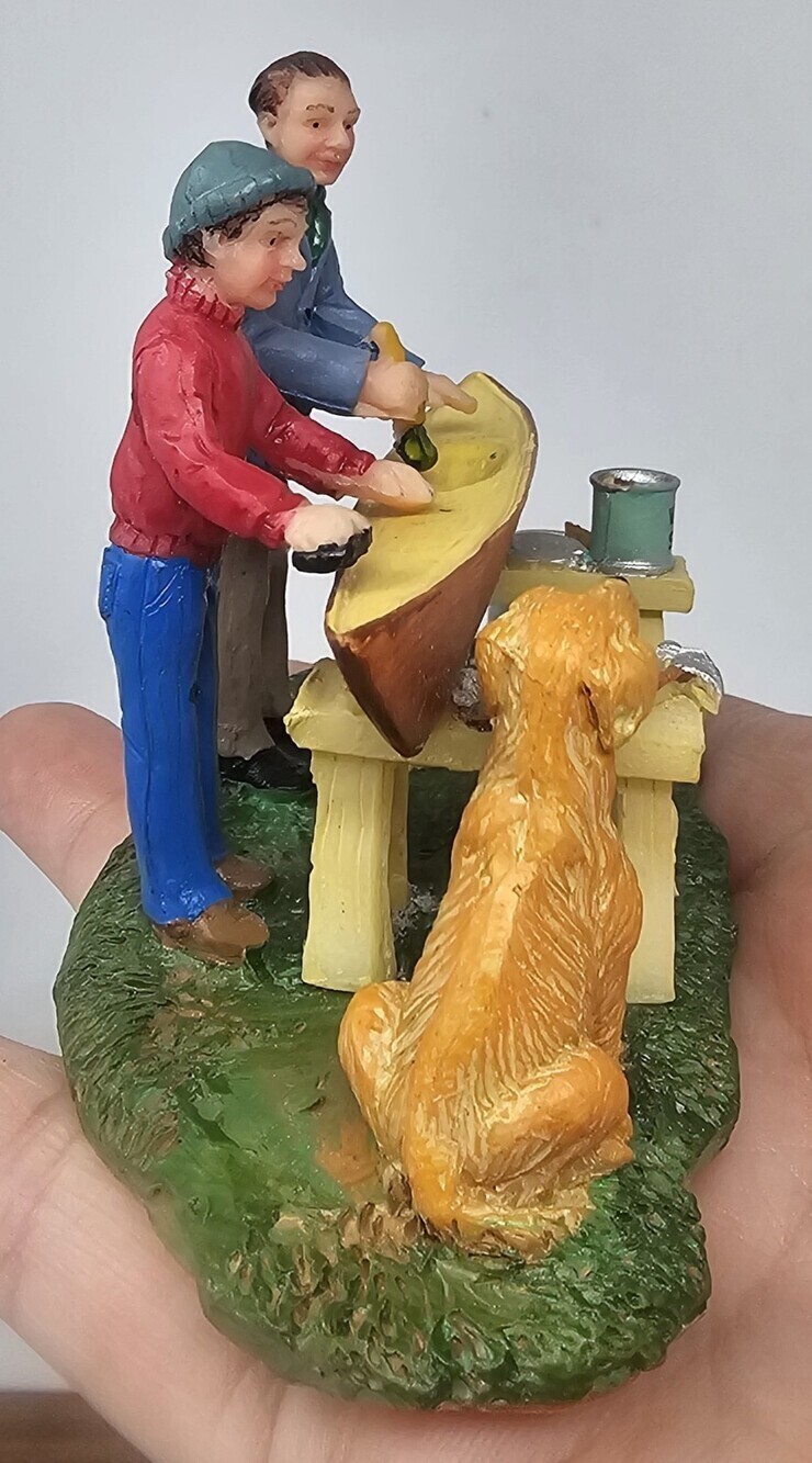 Retired Lemax 2008 Kayak Building Holidays Seasons #82513 Wood Stain Paint Dog - Picture 4 of 8